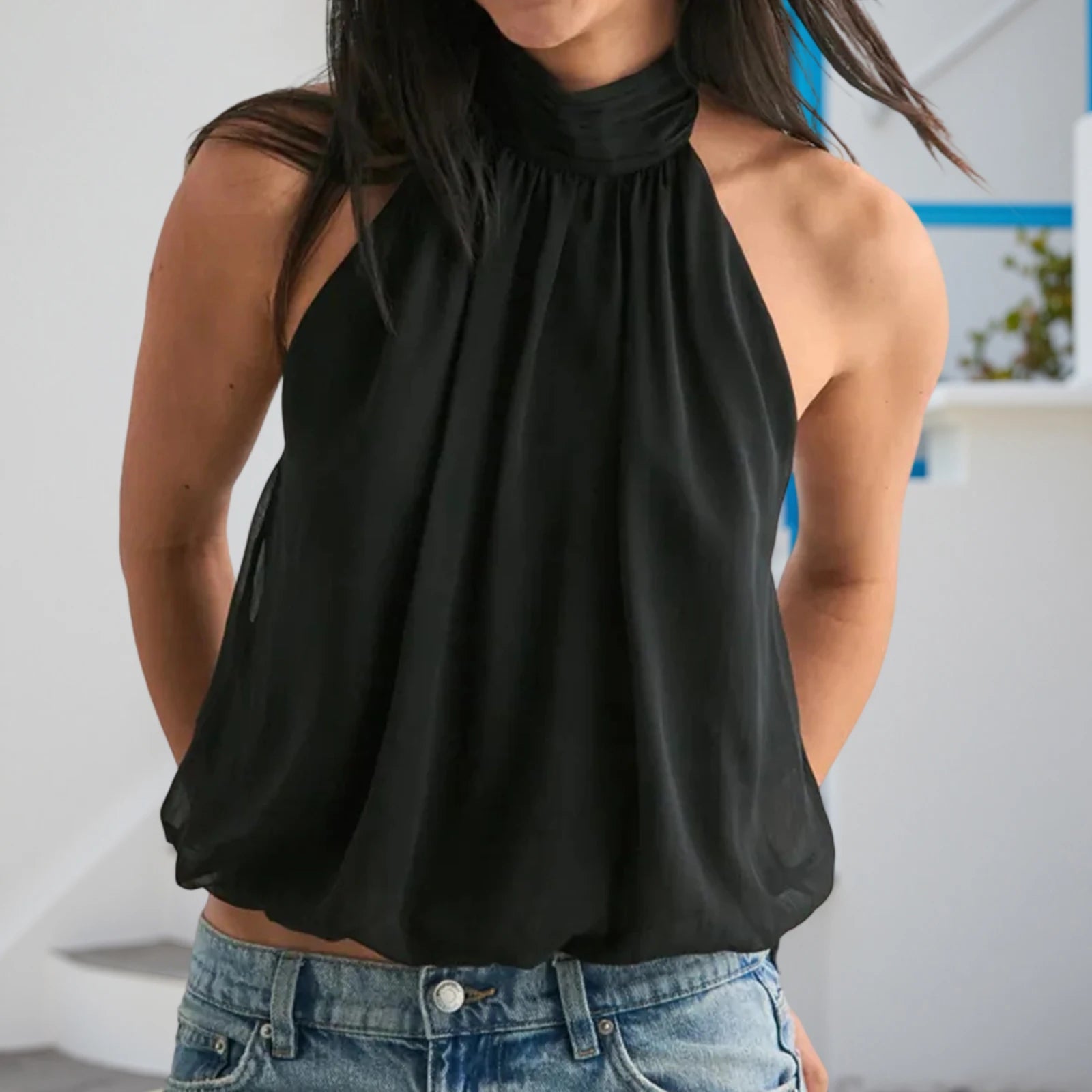 Top halter crop con schiena scoperta